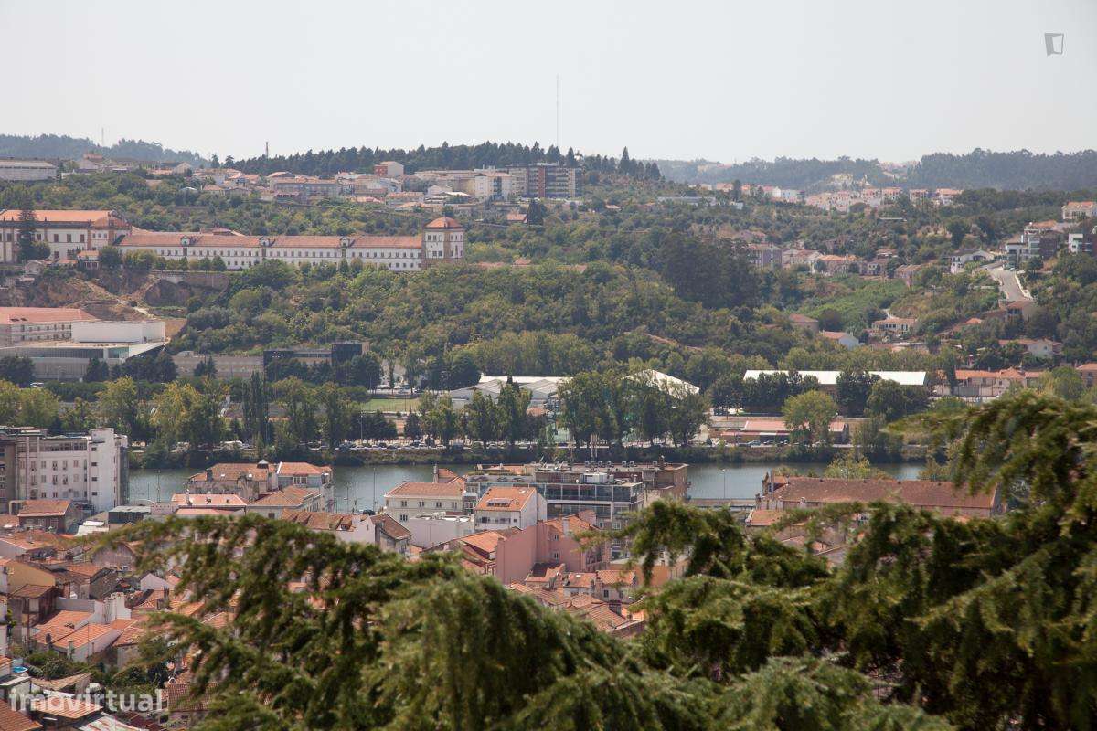 Quarto - localizado em Montes Claros Coimbra - Grande imagem: 2/10