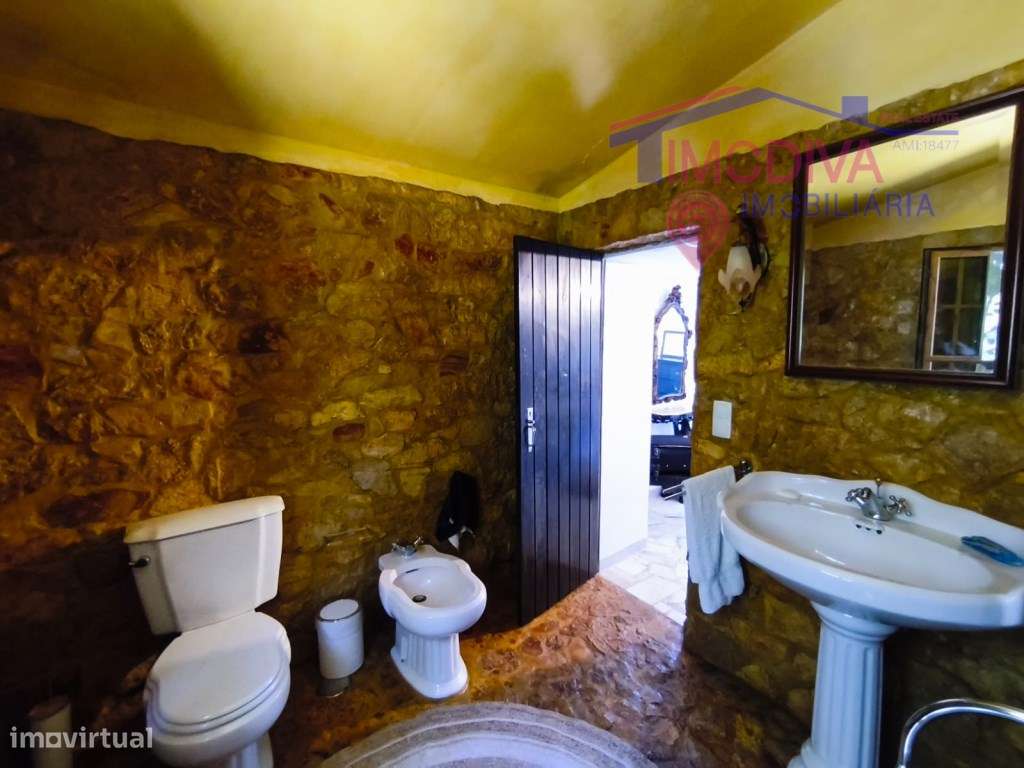 Propriedade com moradia, anexo, piscina e terreno com mais 2 ha-21