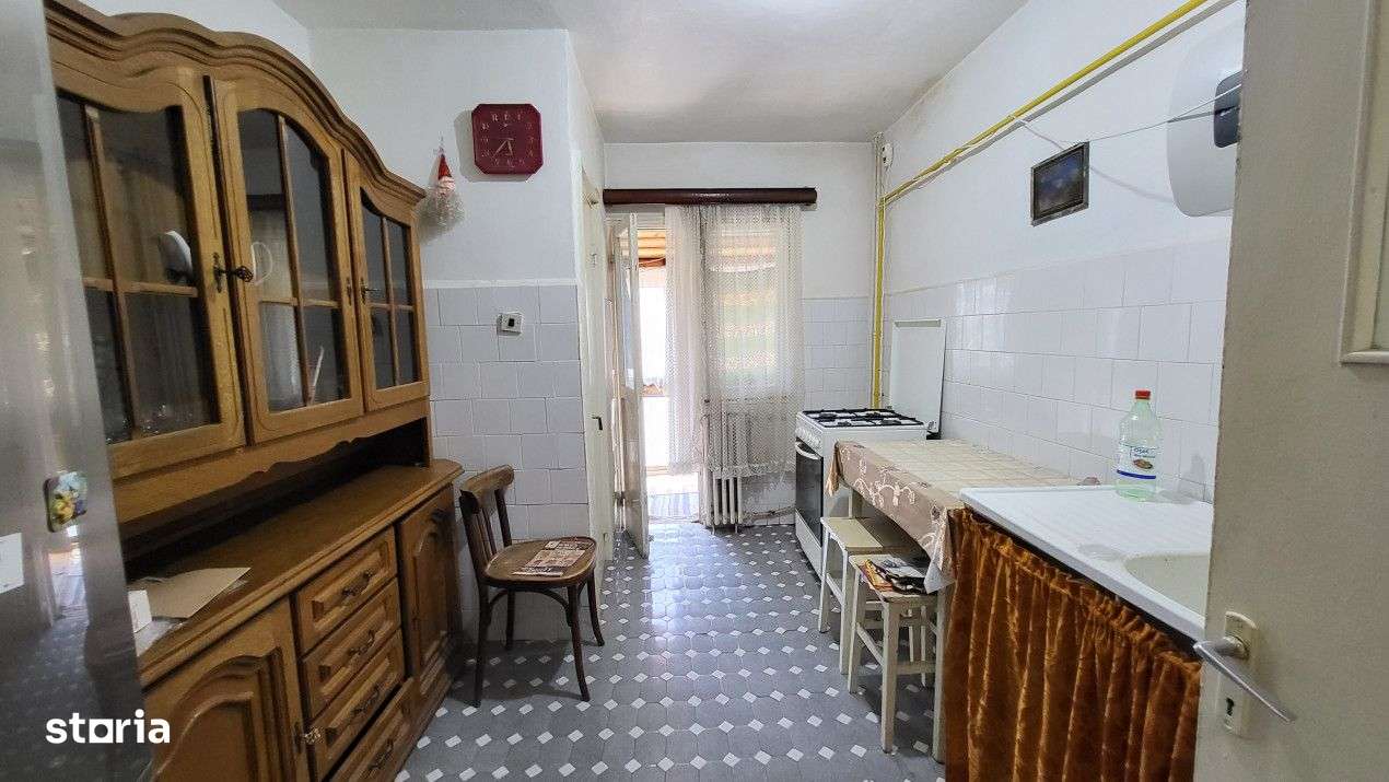 Apartament 3 camere - Targu Jiu, Strada Castanilor - Imagine principală: 4/9