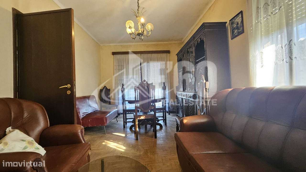 MORADIA TÉRREA COM 4 FRENTES E TERRENO DE 2.375M2 PARAMOS-6