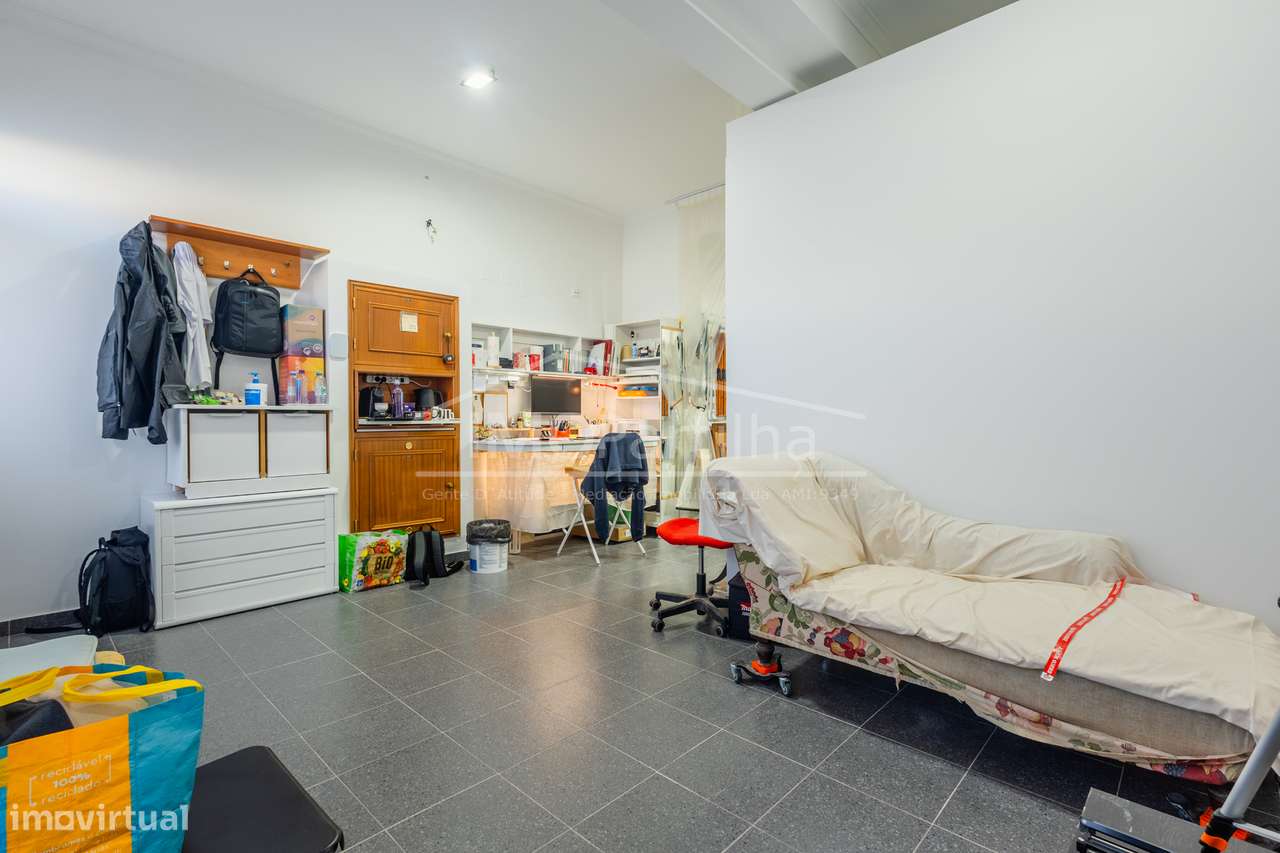 Loja 
Serra das Minas  Rio de Mouro - Grande imagem: 4/30