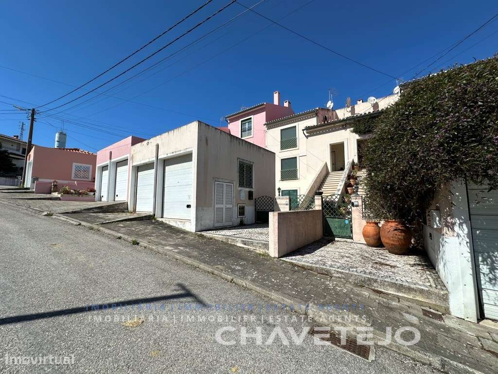 Duplex com 2 garagens e pátio com churrasqueira a poucos minutos da...-17