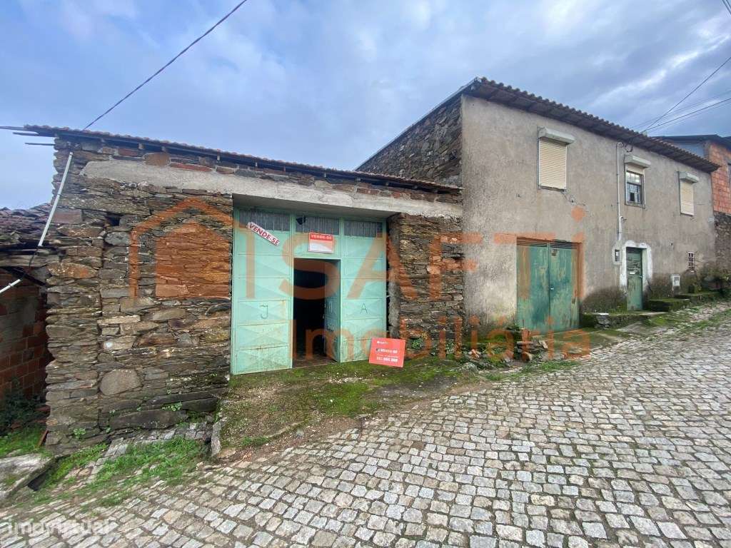Palheiro em Pedra com 240m² de Terreno em Vinhas-Macedo de Cavaleiros-1