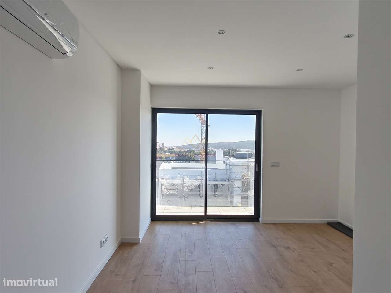 Penthouse T5 com varandas, 2 Garagens Box e Arrecadação, em Empreendim-31