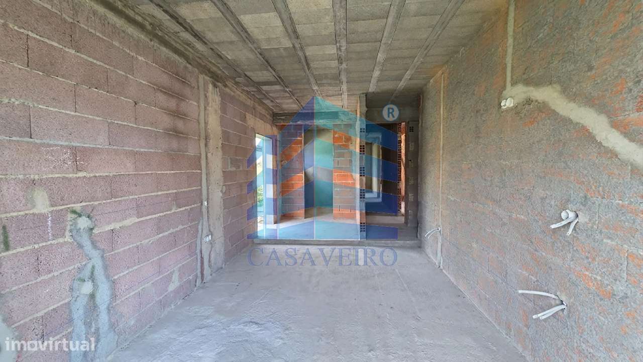 Moradia T3+1 Isolada com Piscina em Santa Joana-12