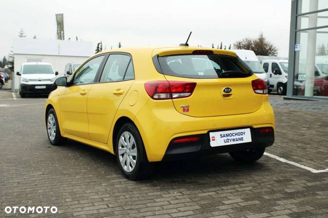 Kia Rio - 8