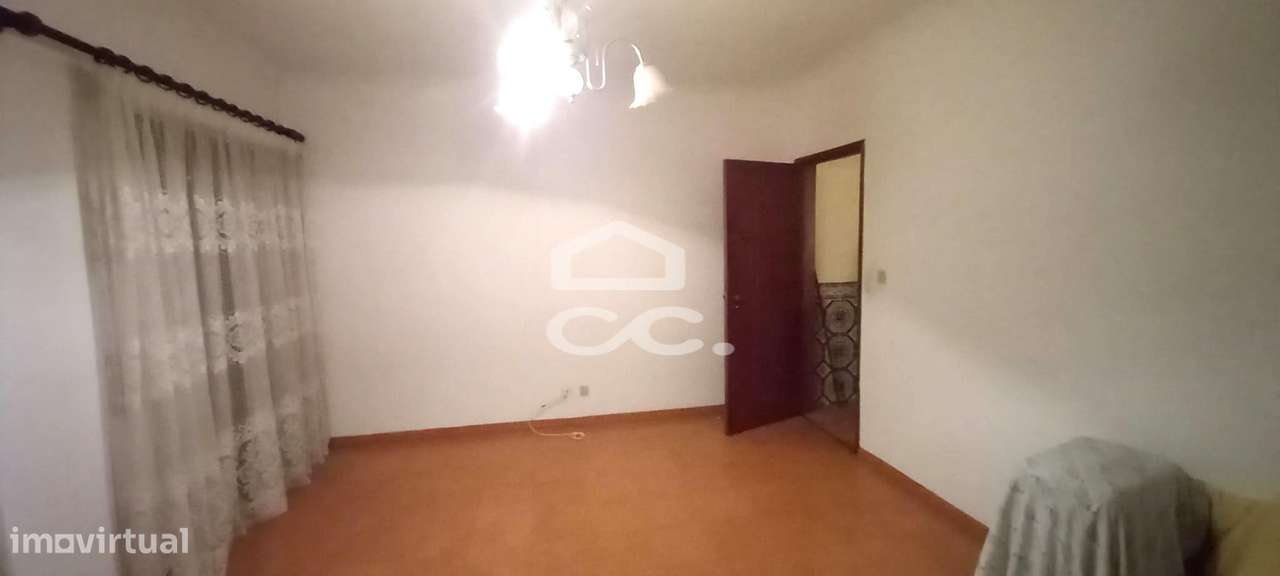 Moradia T3 com 3 pisos em Beja-9