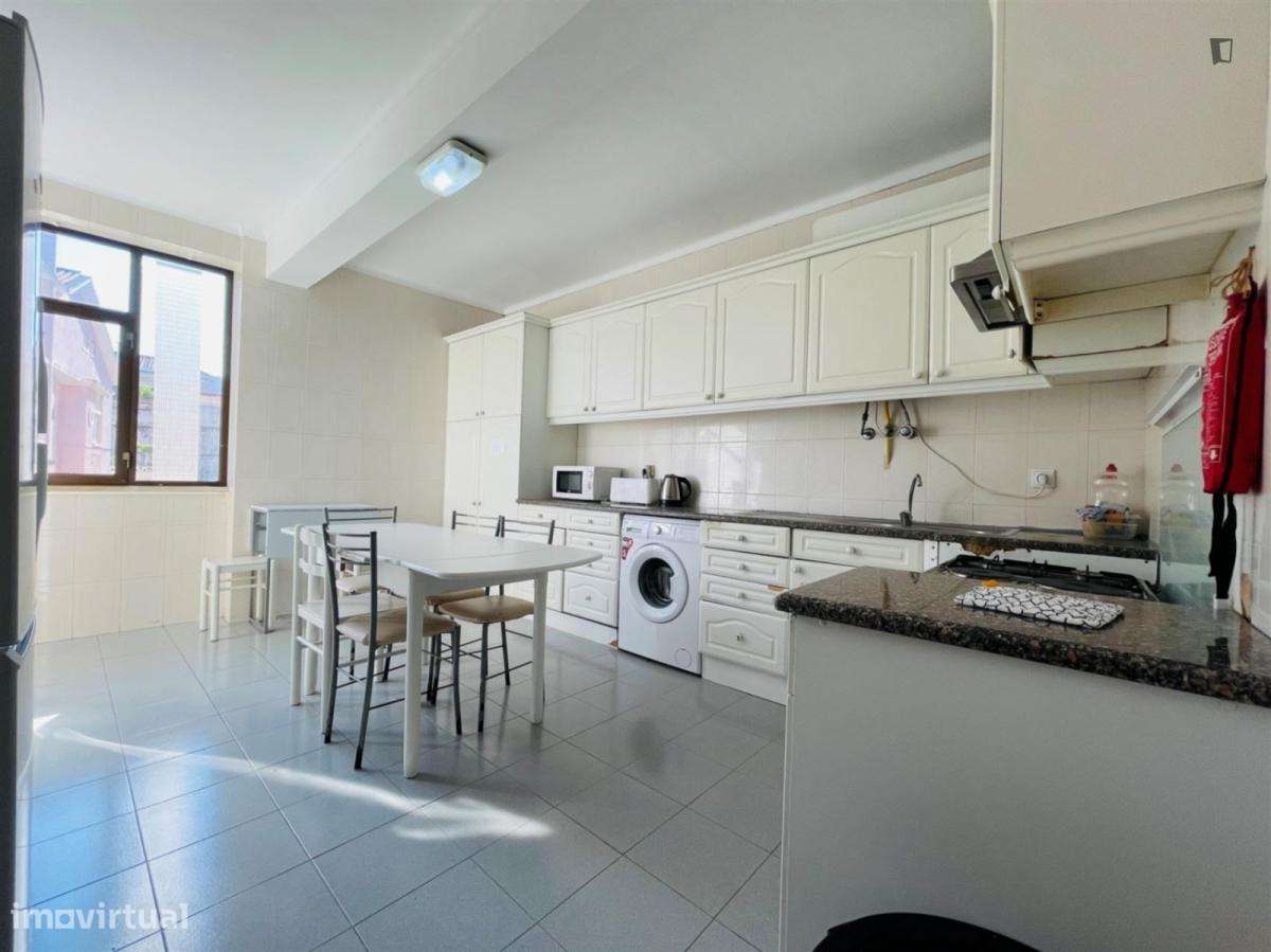 Quarto - localizado em Conchada Coimbra - Grande imagem: 4/10