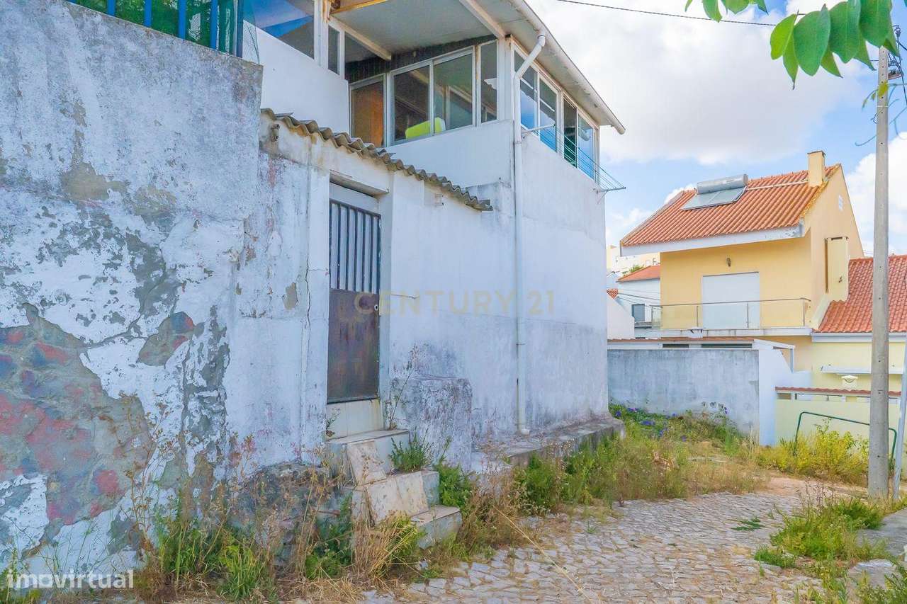 Moradia T2 com Terraço, Quintal e Vista Rio no Casal das Figueiras, Se-20