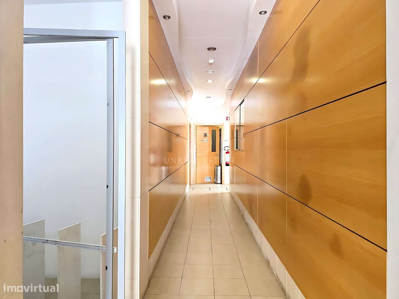Espaço Comercial com 575 m² para Clínica, Ginásio ou Centro de Saúde n-12
