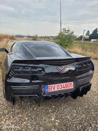 Chevrolet Corvette - 4