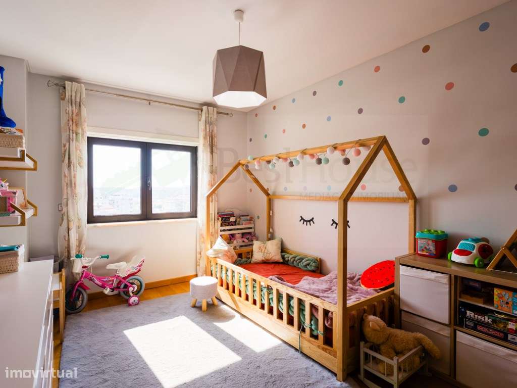 T3 Queluz com Terraço , garagem e suite.-14