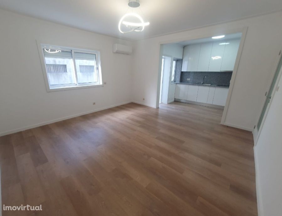 Comprar Apartamento T2+1 Renovado / Vila Nova de Gaia