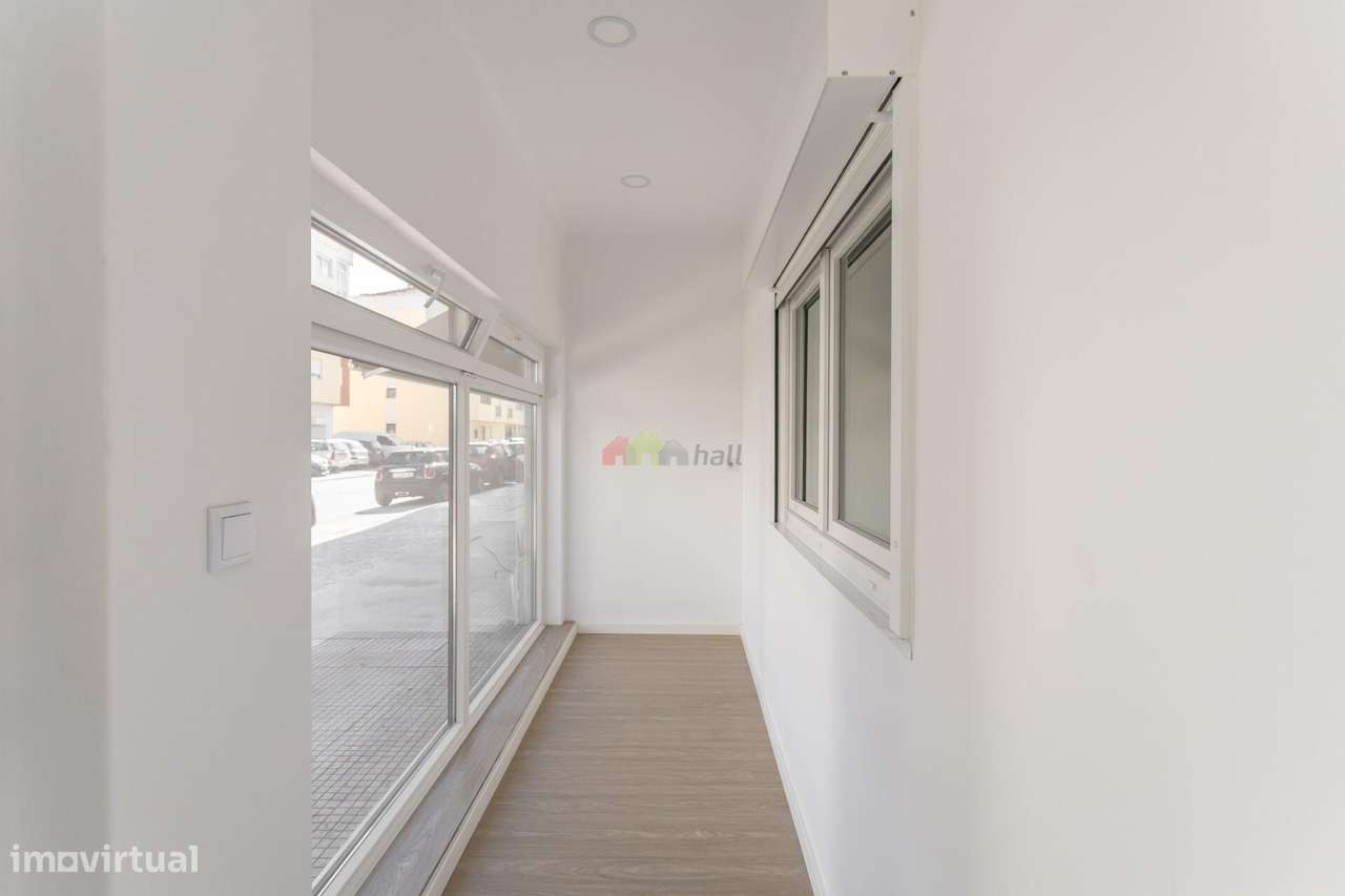 Apartamento T1 Totalmente Remodelado com Terraço Privativo (45 m2)-13