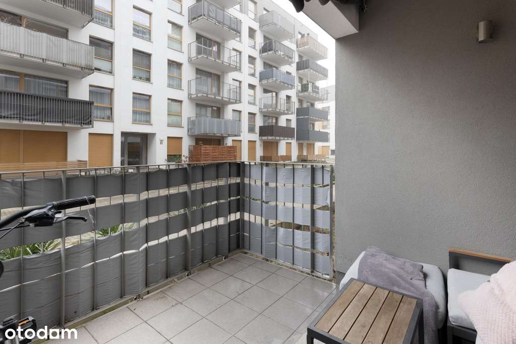 Zadbane, 2 pokoje z osobną kuchnią, duży balkon-13