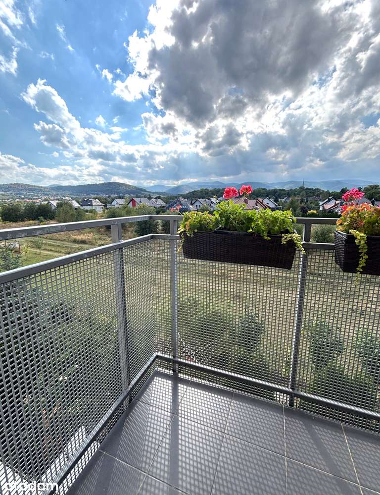 Nowoczesne mieszkanie 4-pokojowe z widokiem na Góry Sowie – Bielawa-12