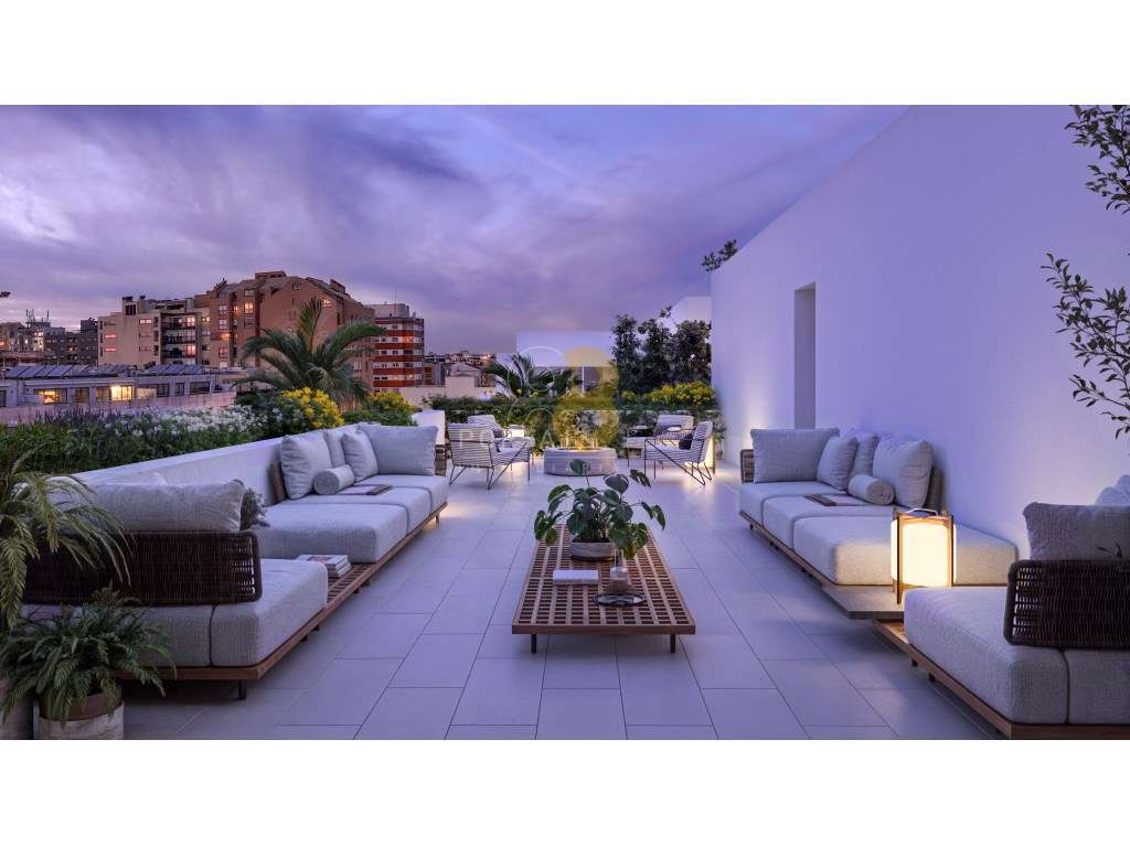 Apartamento T4 com terraço, 3 lugares de estacionamento e arrumos, ... - Grande imagem: 3/56