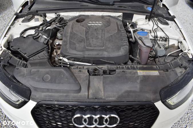 Audi A4 Avant 2.0 TDI DPF clean diesel multitronic S line Sportpaket - 33