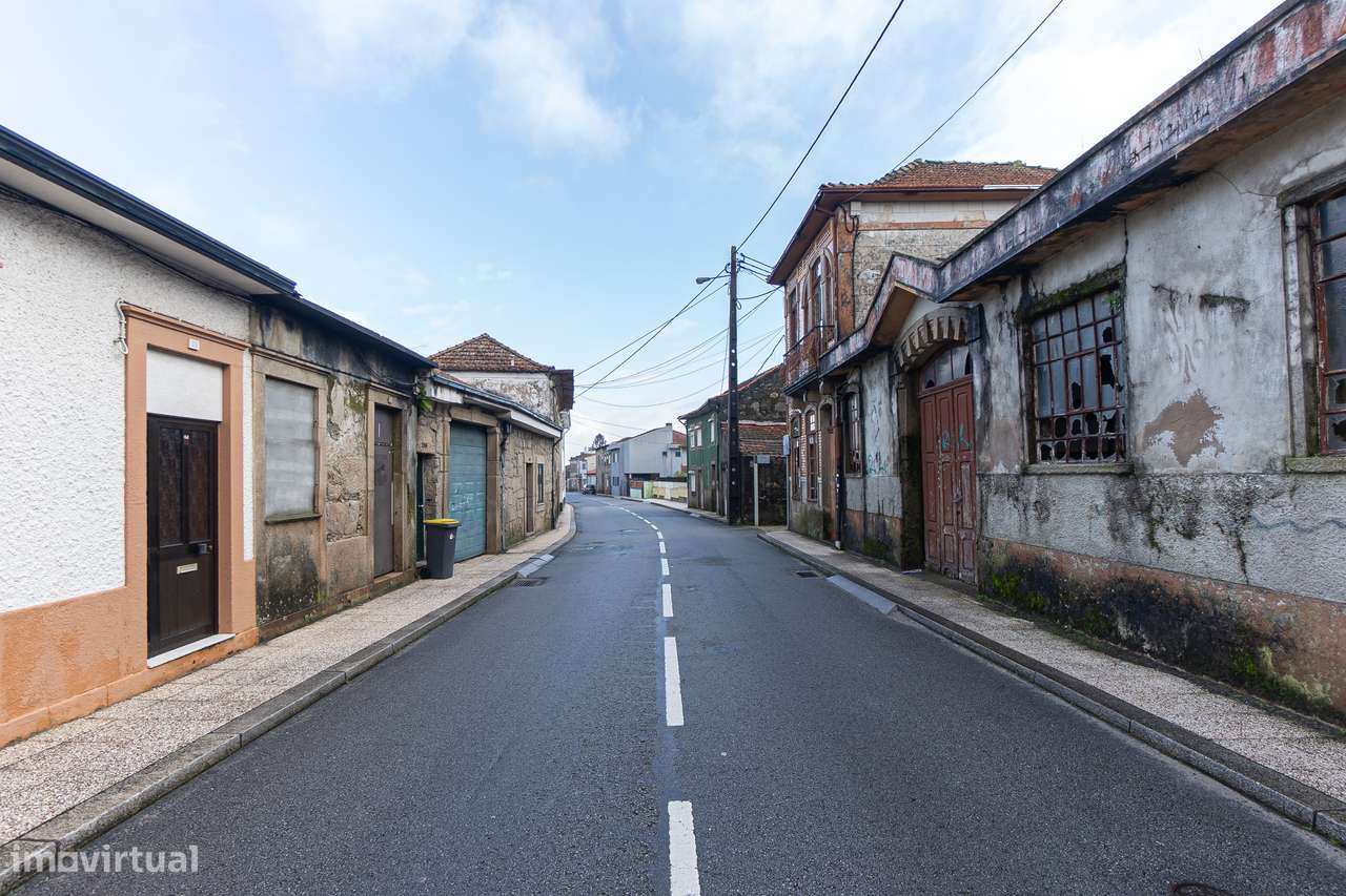 INVESTIMENTO 2 Moradias Terreno de 890 m² Alto da Maia em Águas Santas-13
