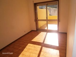 Apartamento T3 c/garagem e terraço