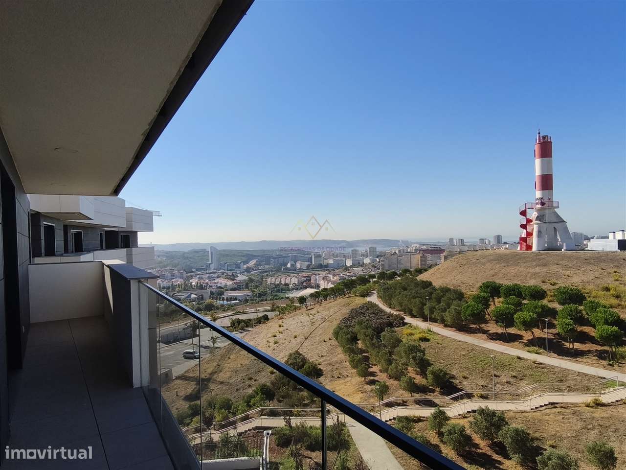 Penthouse T5 com varandas, 2 Garagens Box e Arrecadação, em Empreendim-50