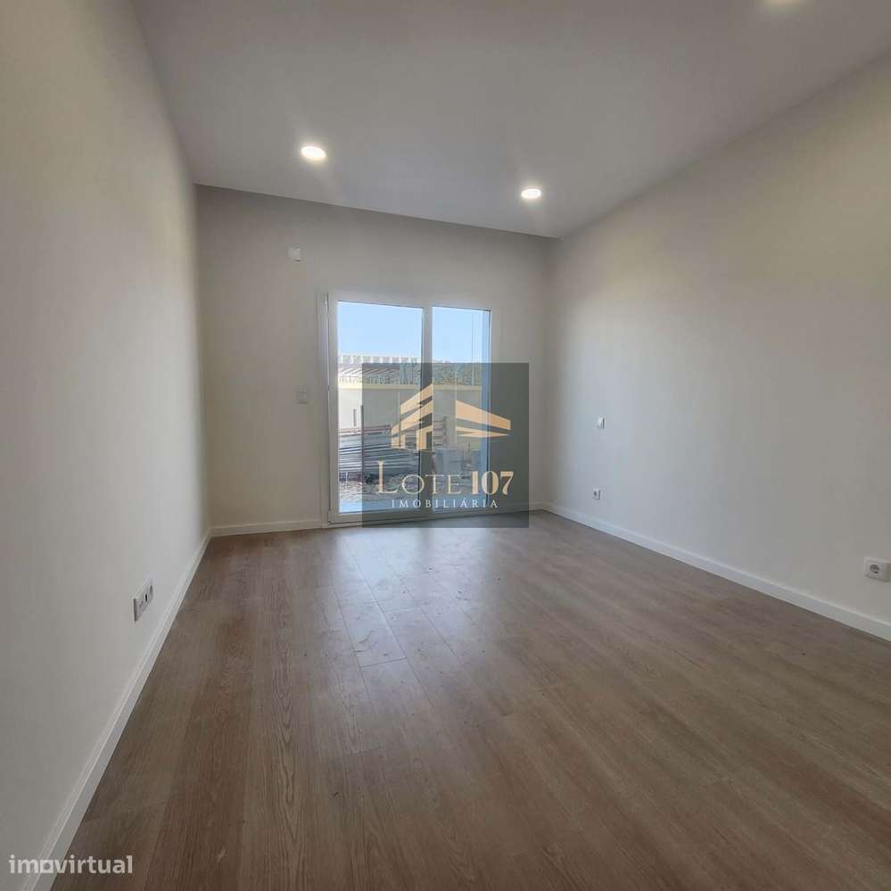 Moradia Térrea Isolada T4 em Bela Vista - Quinta do Anjo-14