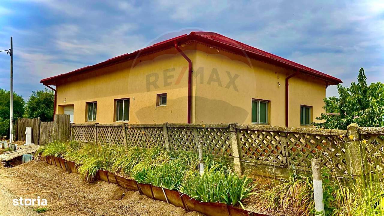 Casă Cu 4 Camere De Vanzare - Imagine principală: 5/8