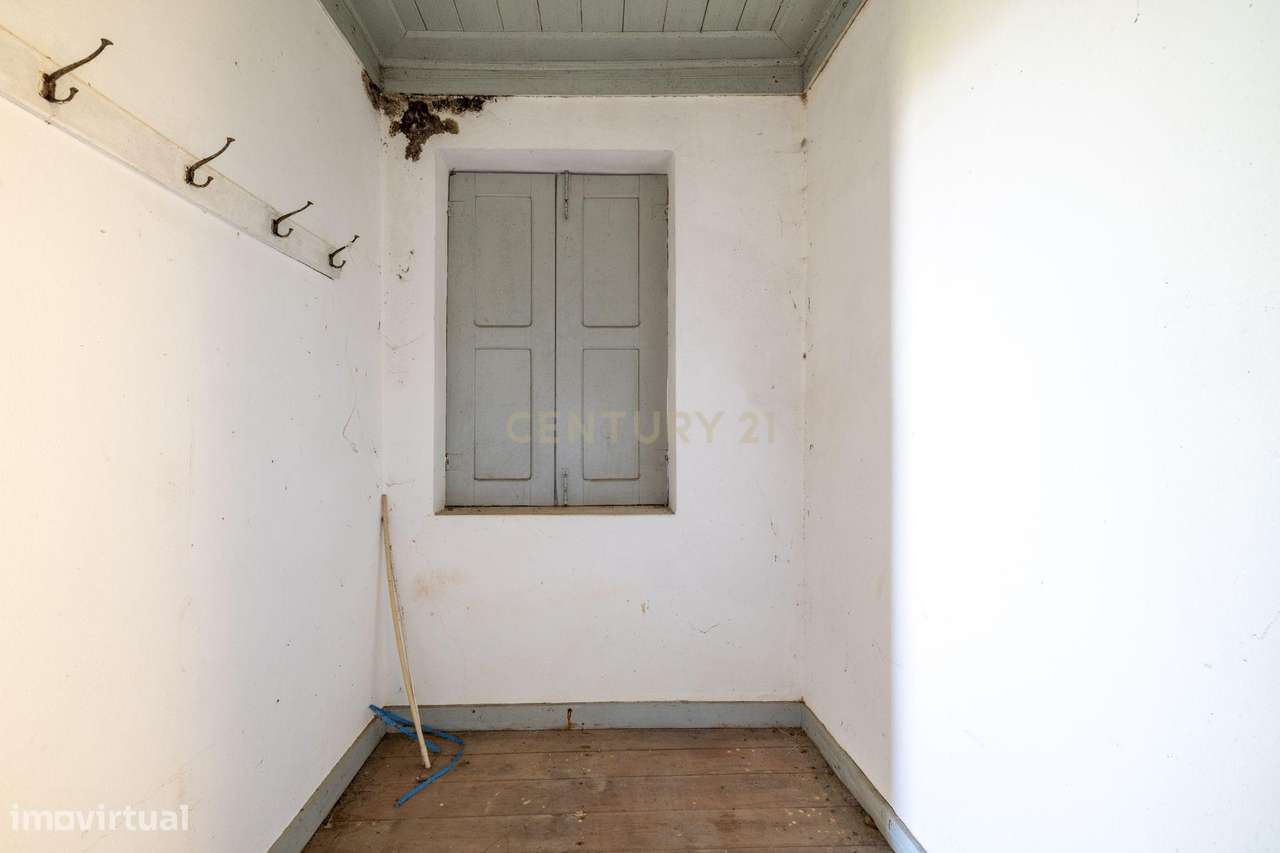 Moradia para Reabilitação com Terreno +1.000 m² | Vista sobre a Ria de-13