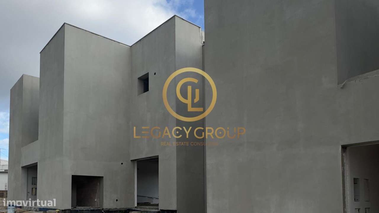 Moradias T2 de Luxo com Piscina e Jardim Privados no Coração de Alm...-34