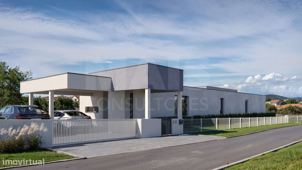 Moradia T3 c/ 3 Suites, Parqueamento, Jardim e Piscina! - Grande imagem: 4/8