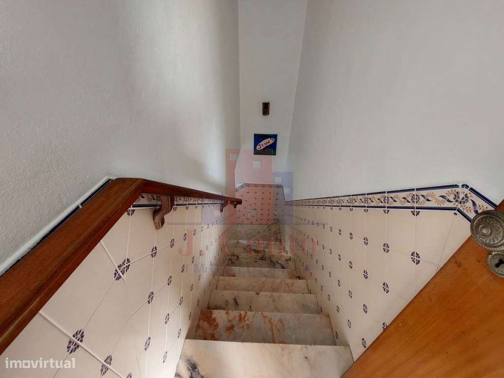 Prédio com 7 apartamentos no centro de Caldas da Rainha-21