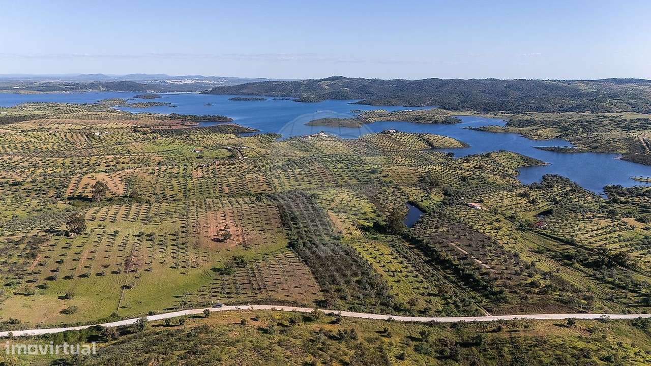 Terreno  para venda - Grande imagem: 2/3