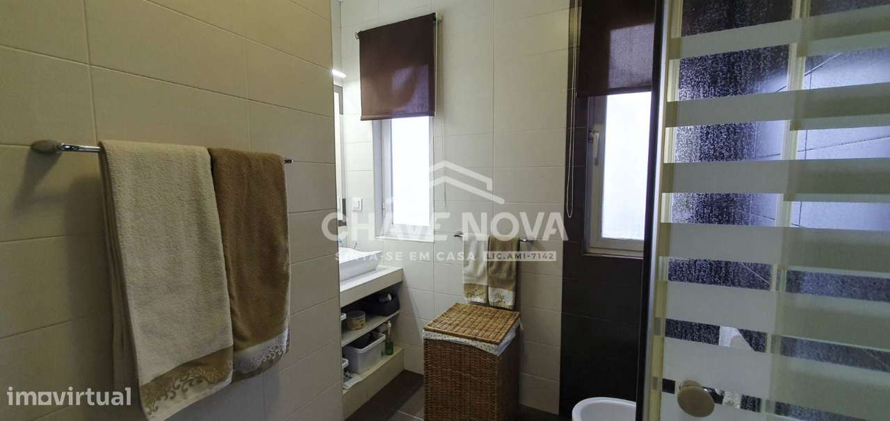 Moradia Bi-Familiar T4 + T2 com Potencial de Rendimento em Ramalde ...-9