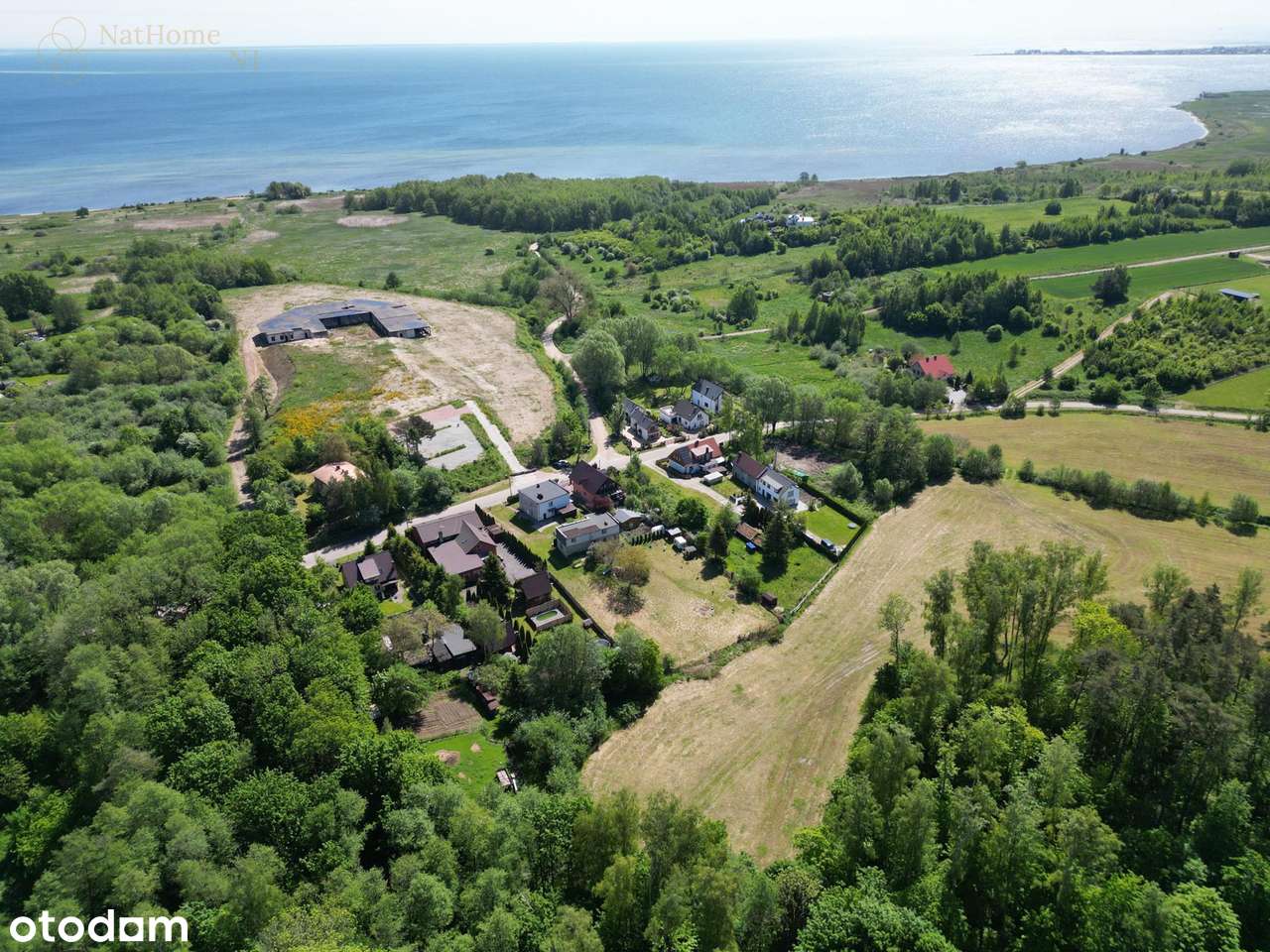 Duża działka w malowniczym położeniu z 2 budynkami-6