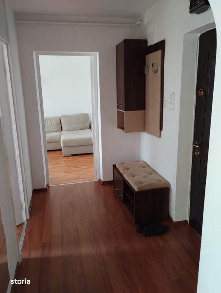 Inchiriez apartament 2 camere, decomandat, mobilat si utilat