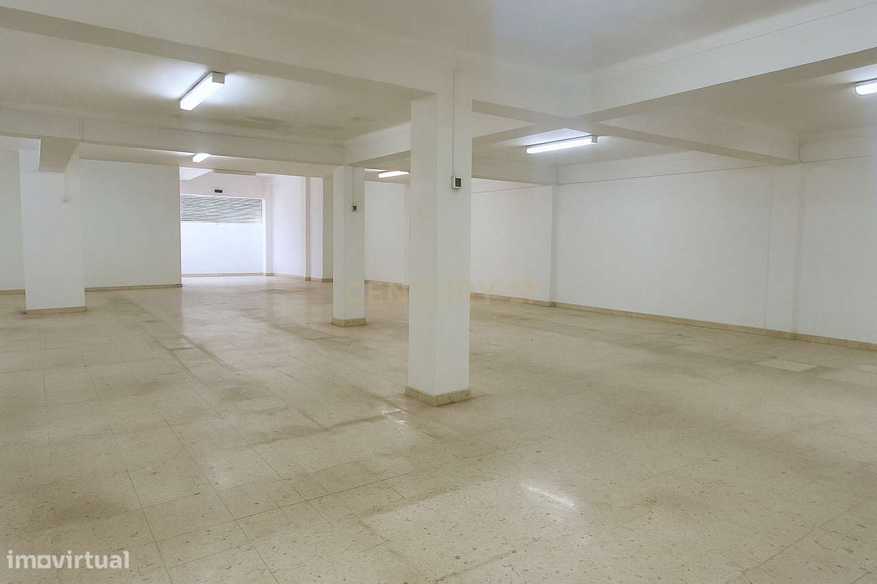 Loja ampla com 225m² no Lumiar — Localização Estratégica e Grande Pote - Grande imagem: 5/5