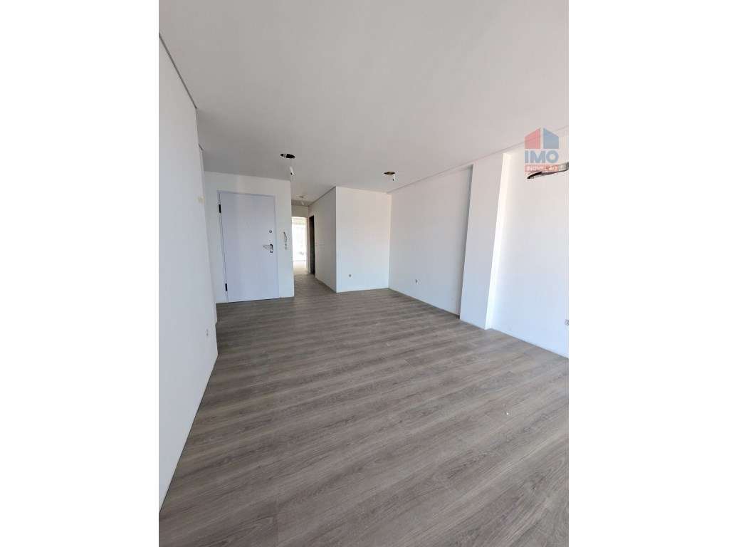 APARTAMENTO T1 NOVO | CONDOMÍNIO FECHADO | VISTA MAGNÍFICA-1