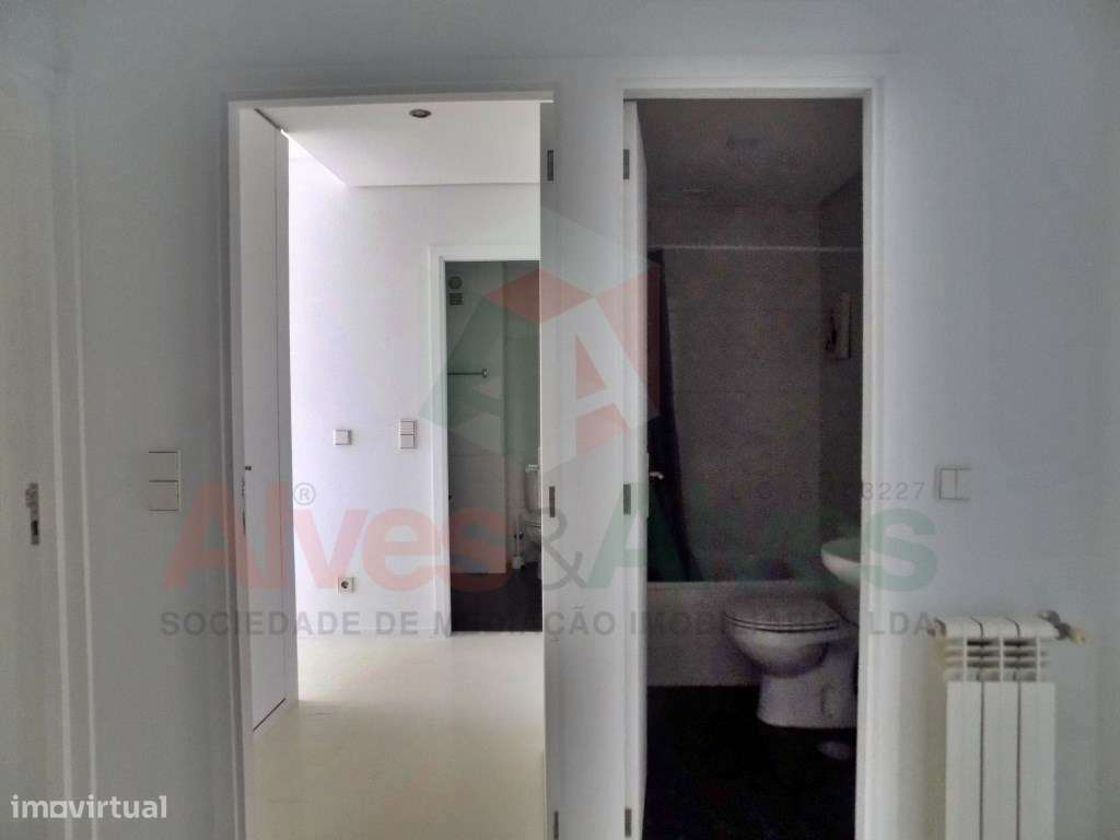 T2 com varanda, lugar de garagem e arrumos nos Altos, Maia-3