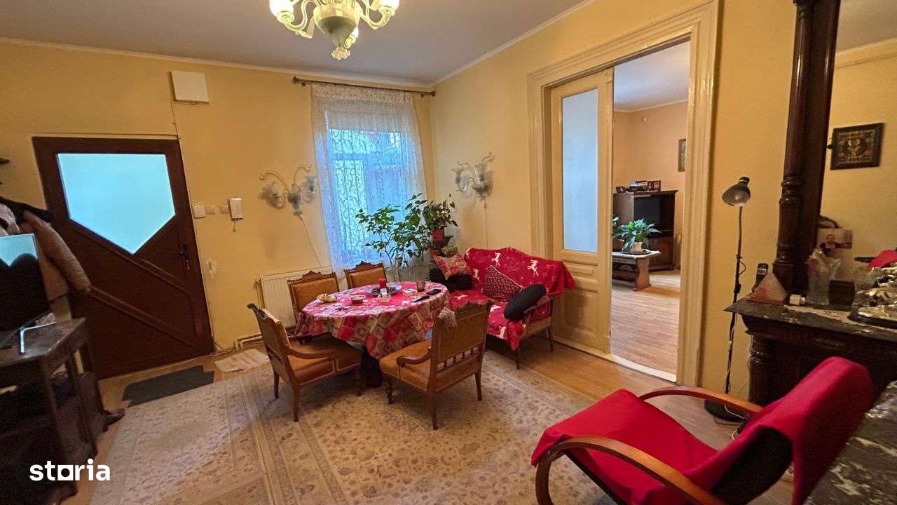 Casa Individuala cu Garaj Zona Schei - Imagine principală: 2/14