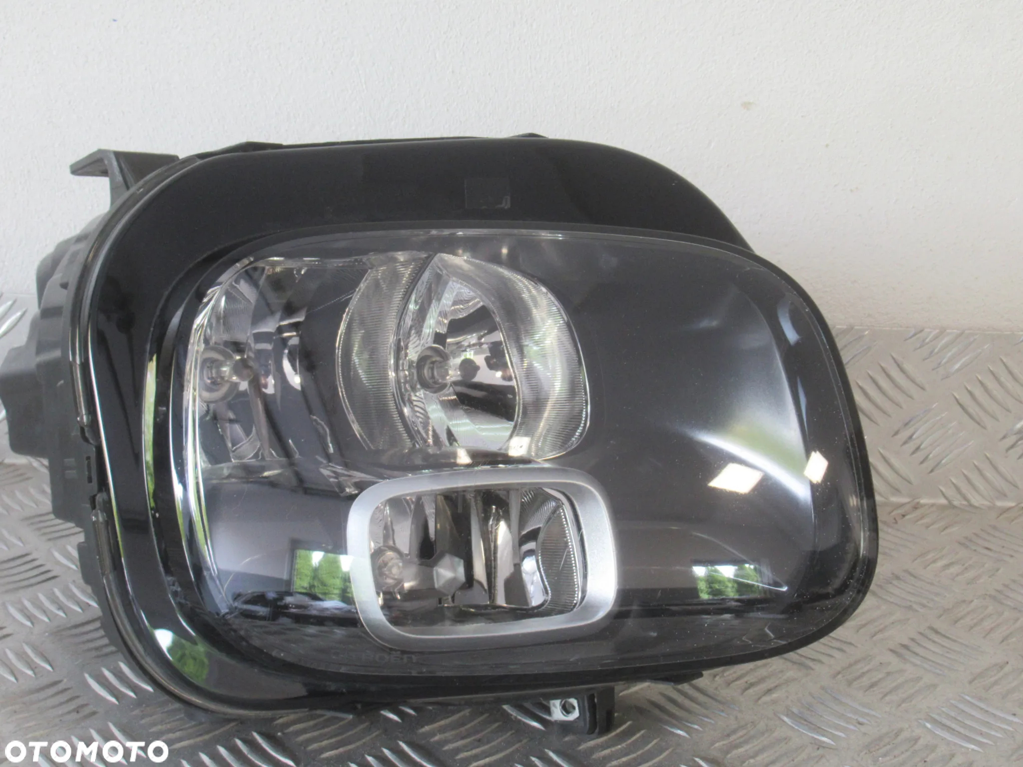 LAMPA PRZEDNIA PRZÓD PRAWA LEWA CITROEN C3 AIRCROSS 2017-2021 - 2