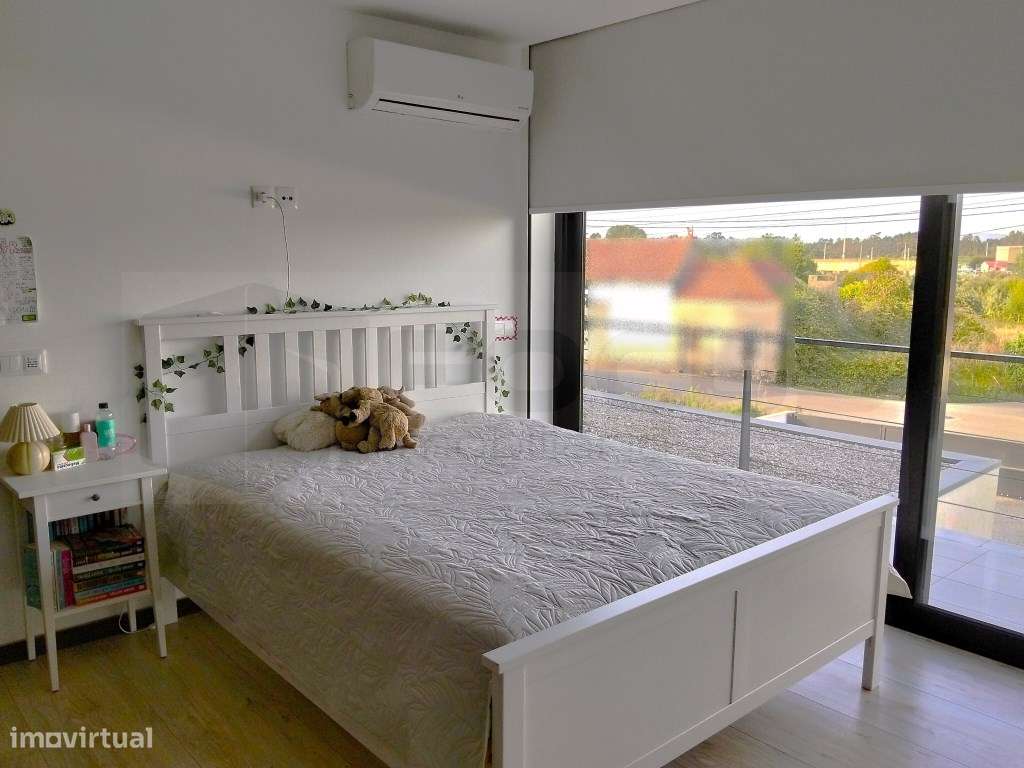 Moradia T4 de arquitetura contemporânea, às portas da cidade - AVEIRO-17