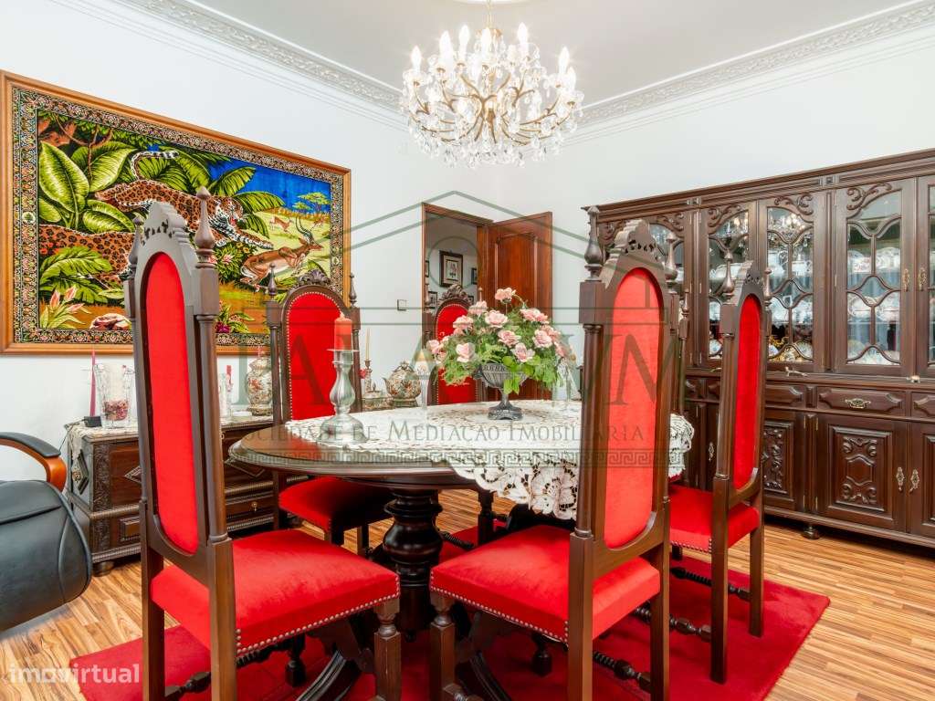 Moradia T5 centro da Charneca da Caparica-2