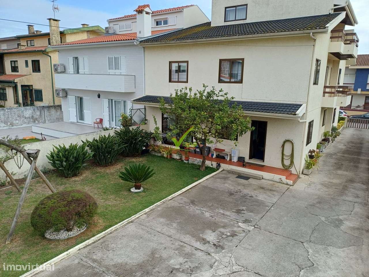 Moradia T. 5 em localização Premium na Póvoa de varzim - Grande imagem: 2/37
