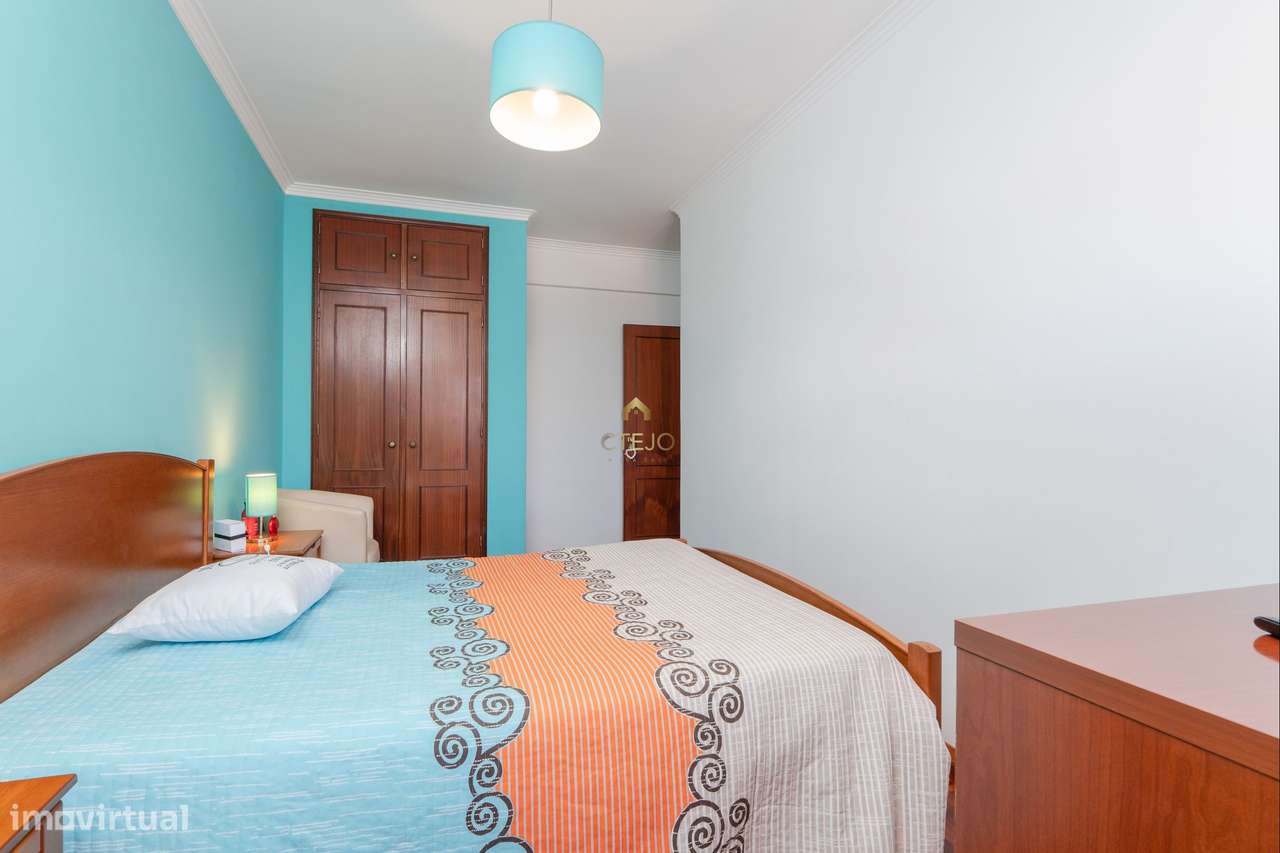 T3 com PARQUEAMENTO em Odivelas-7