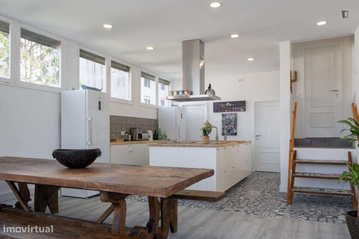 Quarto - localizado em Mafamude Porto - Grande imagem: 5/9