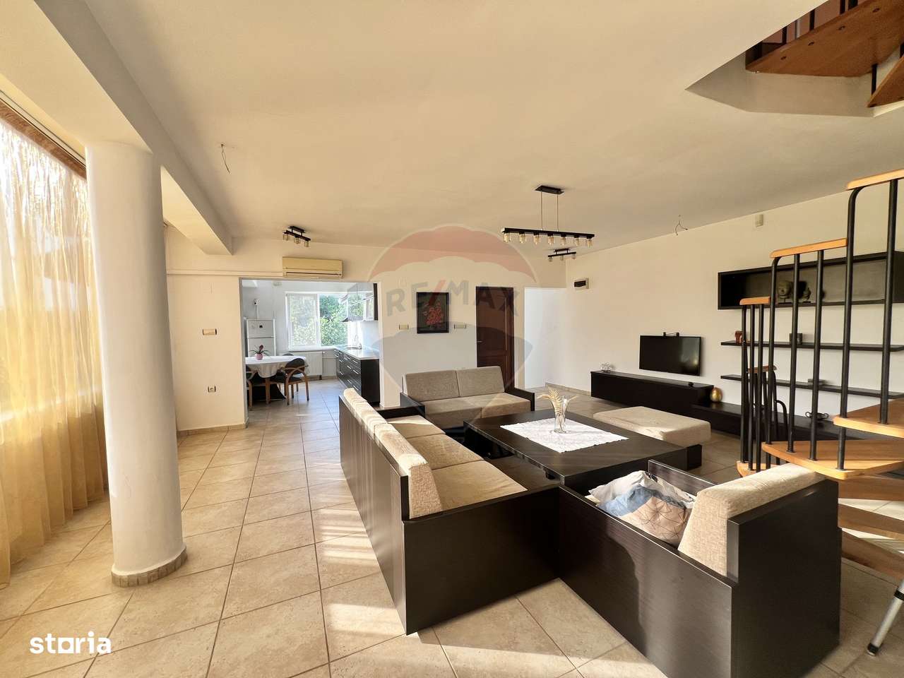 Casă spațioasă și versatilă în Păsărea (Brănești)-13