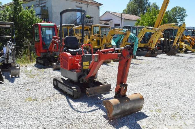 Bobcat E08 - Mini Giratória - 1