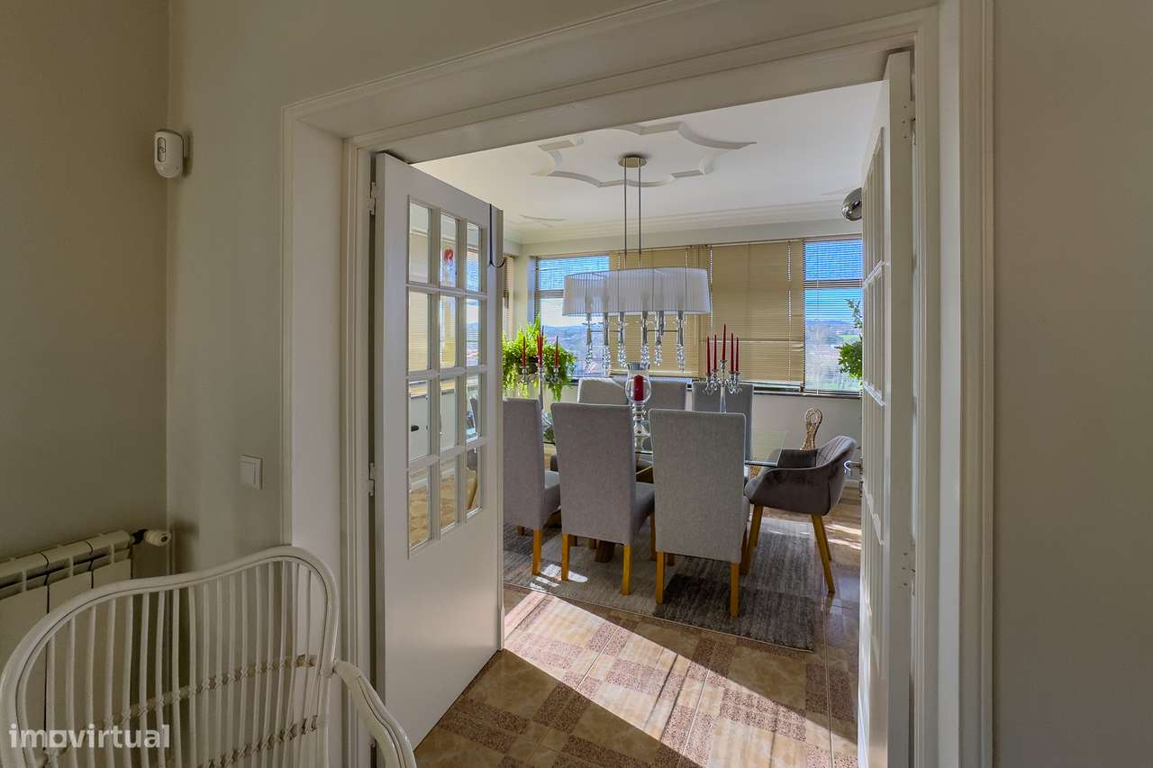 Moradia de Luxo T4 | Piscina Aquecida | Exclusividade Total em Amares-10