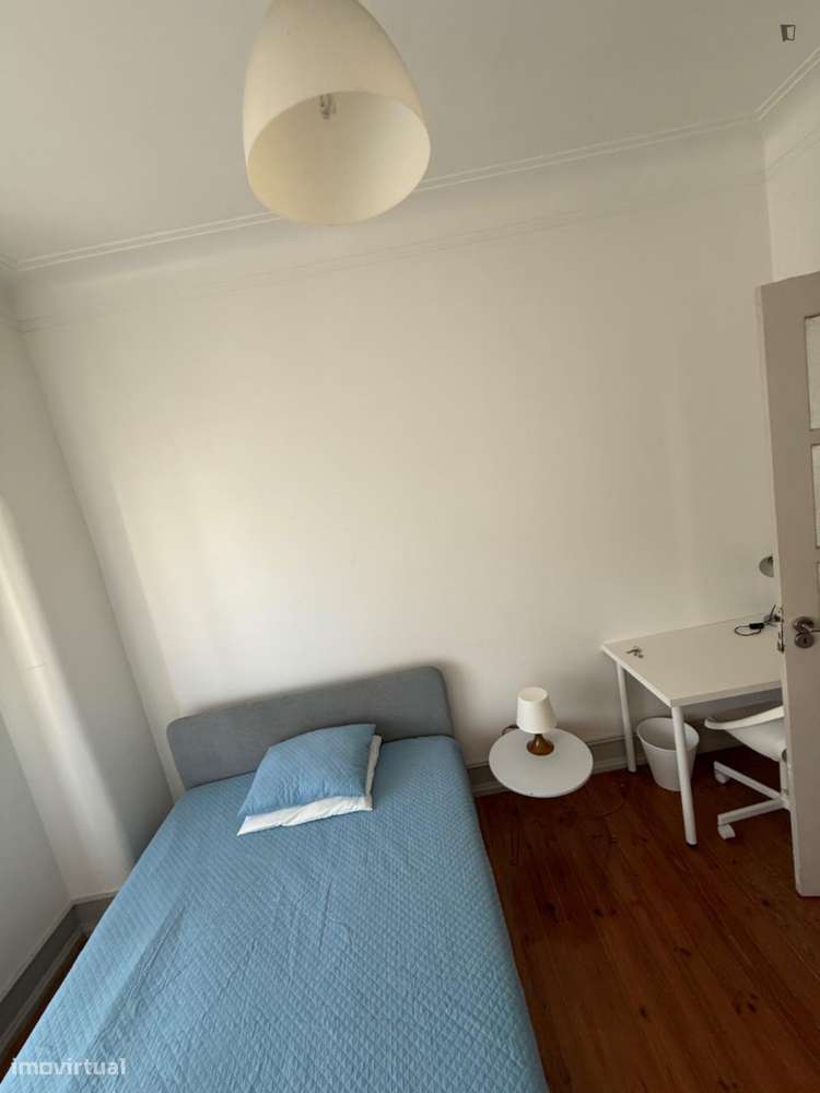 Quarto - localizado em Roma-Areeiro Lisbon - Grande imagem: 2/4