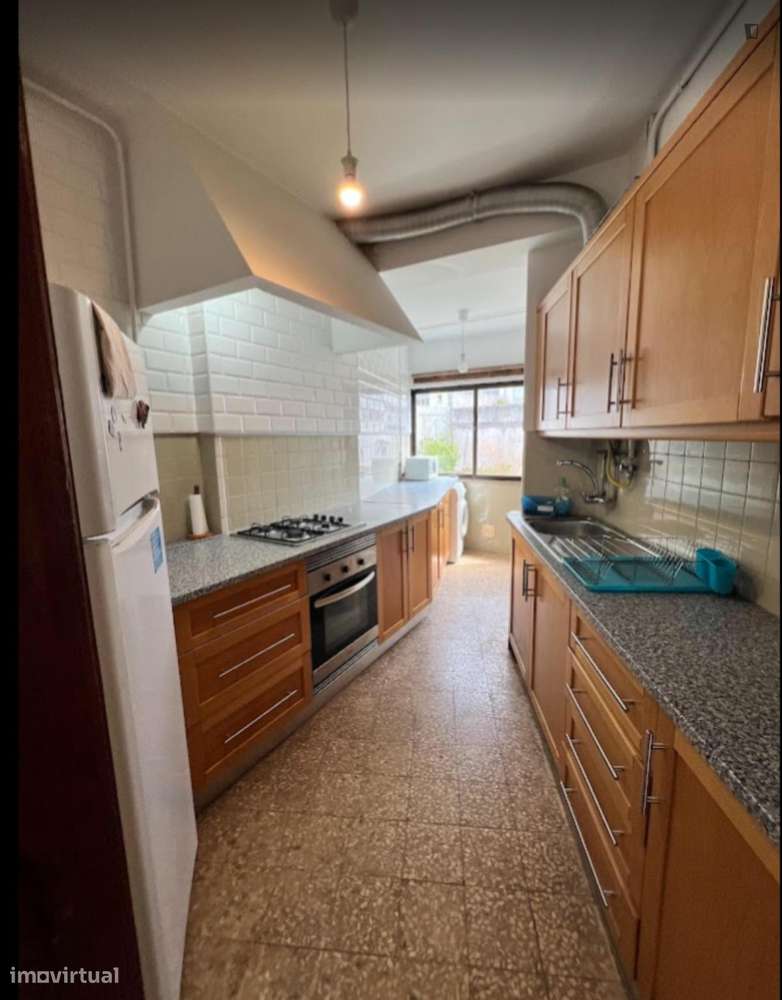 Quarto - localizado em Olivais Coimbra - Grande imagem: 5/9